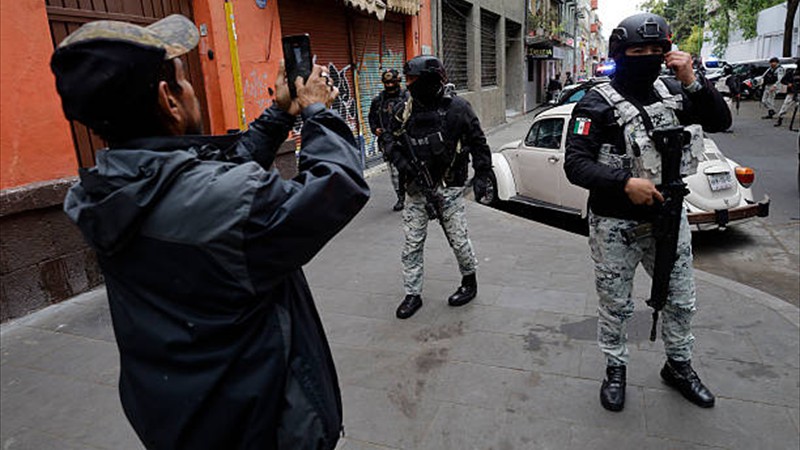 DE GUARDIAS DE EEUU, MEXICO Y SICARIOS