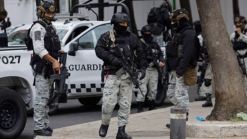 ARRESTOS, MUERTE Y HERIDOS 