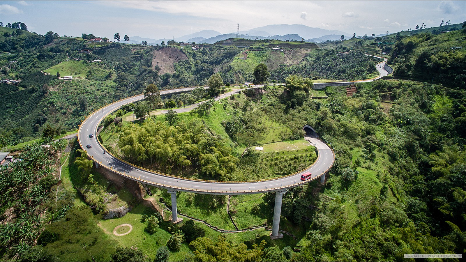  Vista aérea de Puente Helicoidal Pereira Manizales