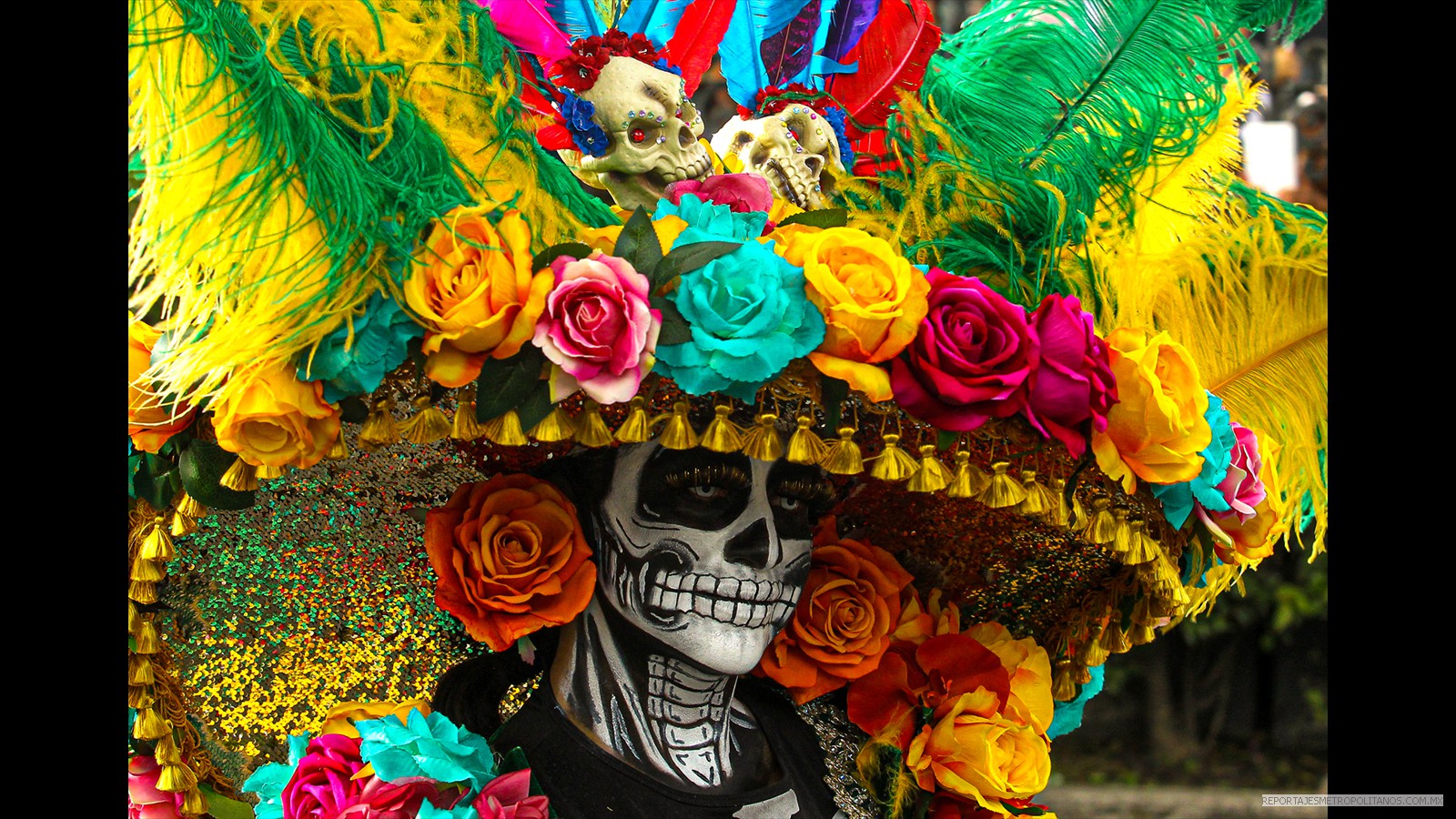 SOBREVIVIENTES DE LA PANDEMIA CELEBRAN DIA DE MUERTOS