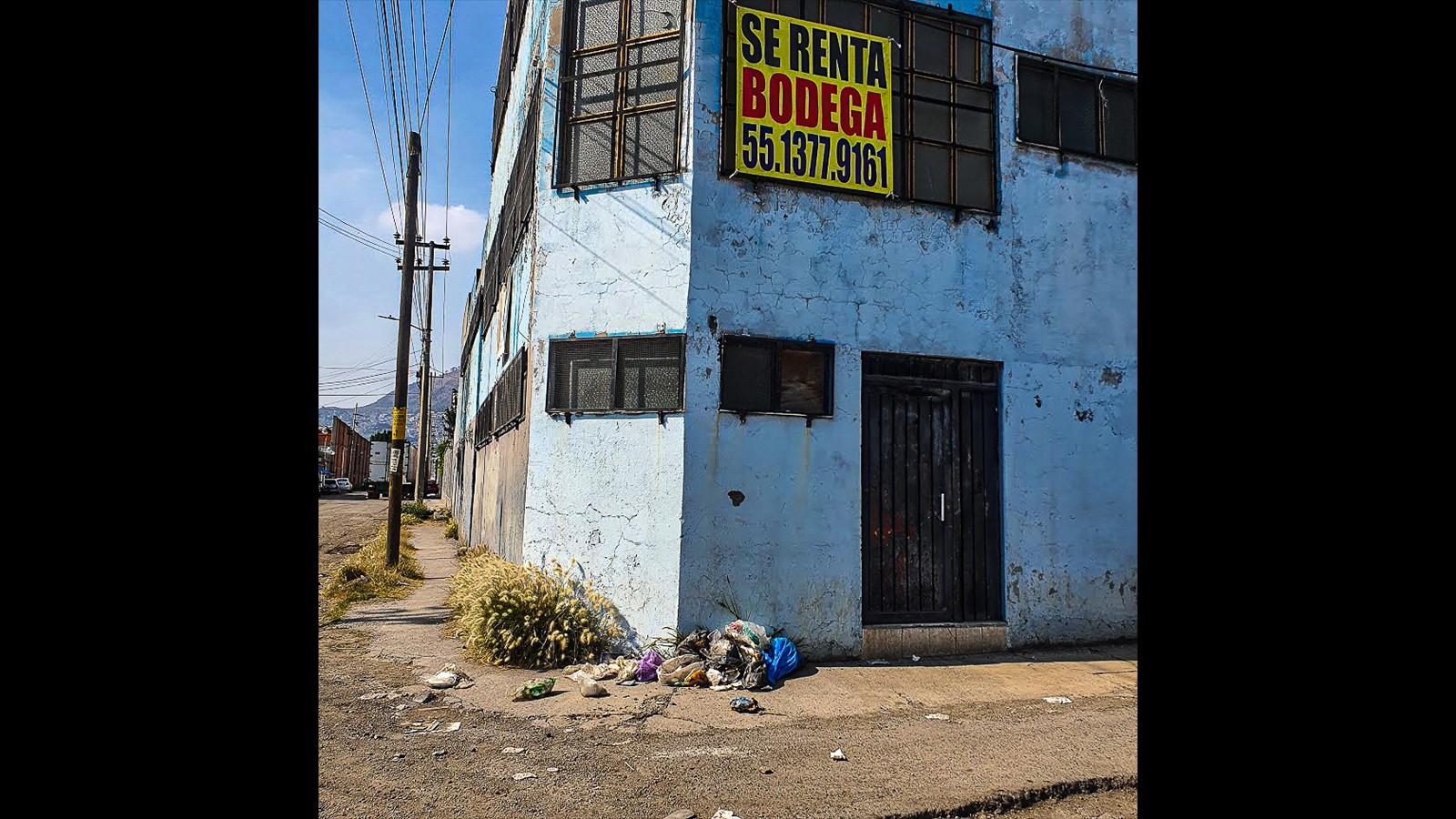 POR DOQUIER HAY BASURA Y ABANDONO 