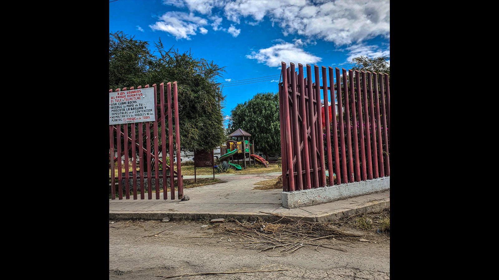 SUS PARQUES PUBLICOS NO TIENEN MANTENIMIENTO 