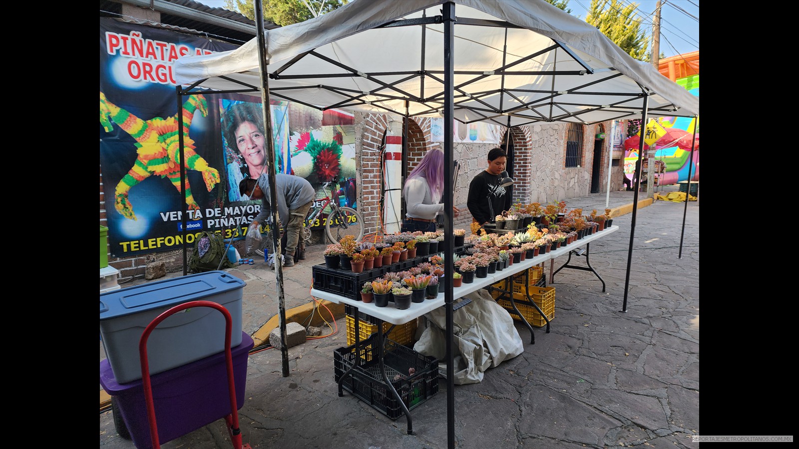 EN LA FERIA VENDEN DE TODO, HAY ESPECTACULOS Y CONCURSOS DE PIÑATAS 