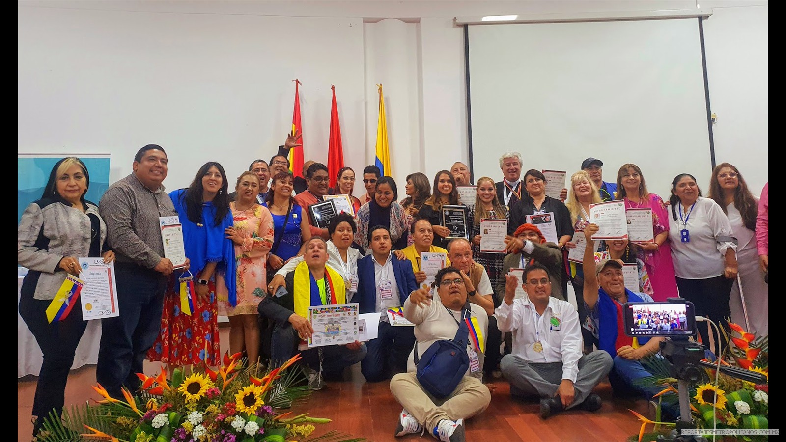 CAMARADERIA ENTRE PERIODISTAS PARTICIPANTES