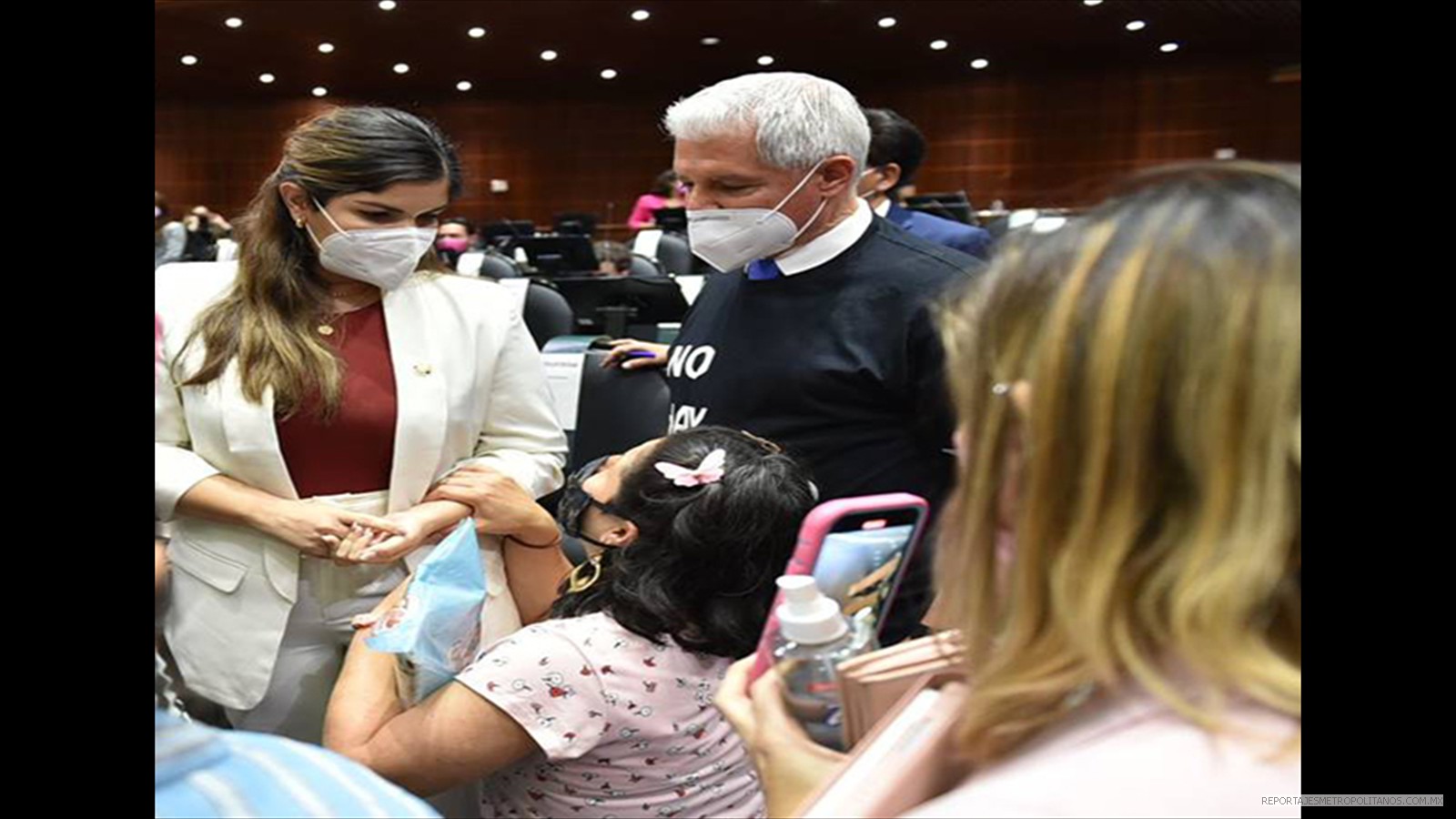 EN MEXICO PIDEN DE RODILLAS MEDICINAS PARA ENFERMOS DE CANCER