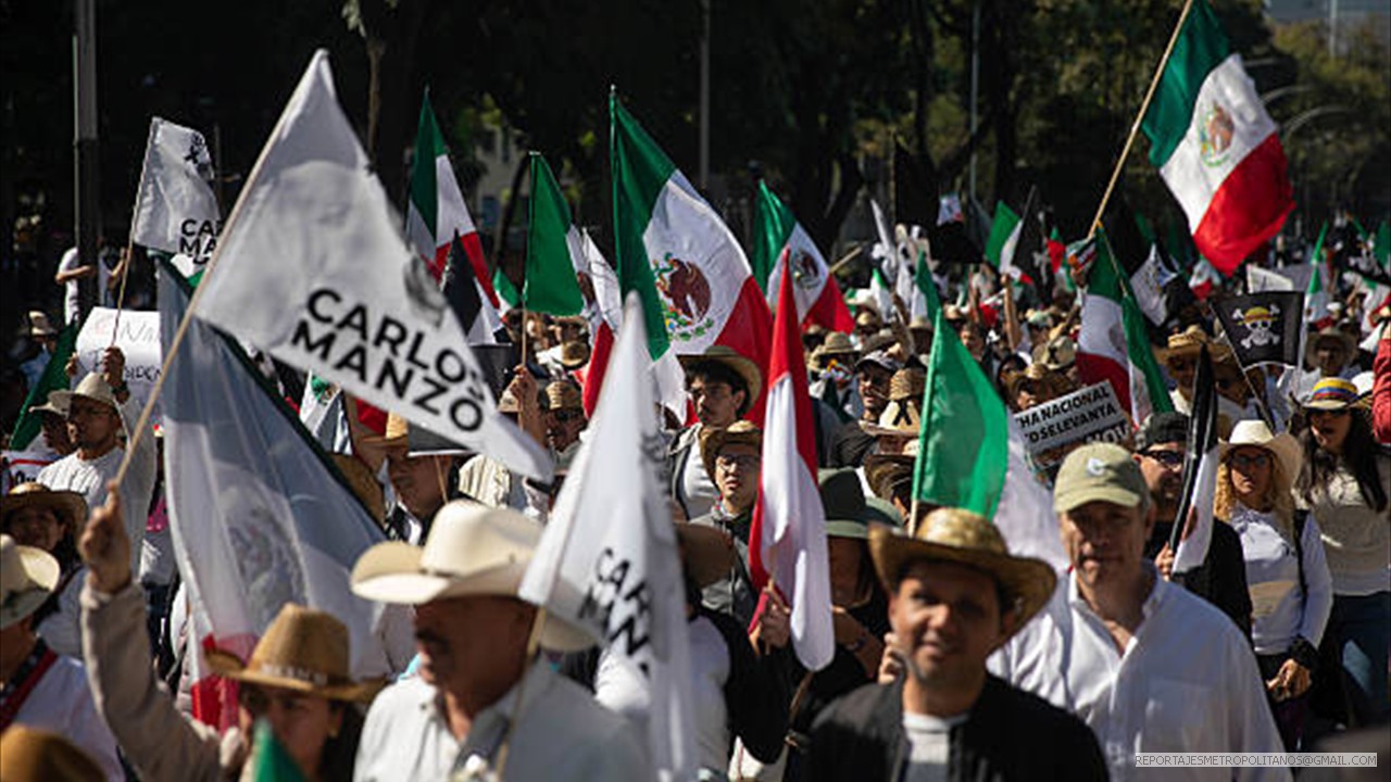LLEVARON COMO ESTANDATES BANDERAS DE MEXICO Y DEL CARLOS MANZO