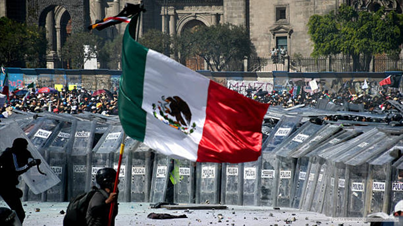 ¡FUERA MORENA!, ¡FUERA CLAUDIA!, 