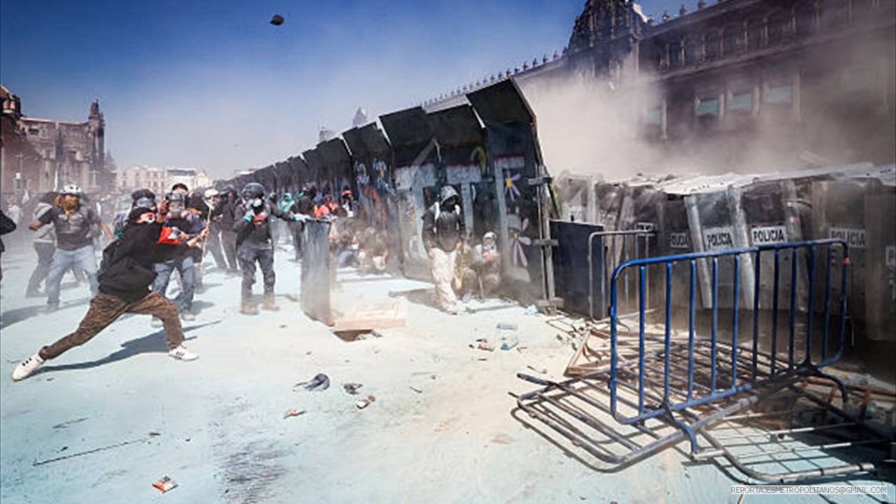 Y PASEO DE LA REFORMA HASTA EL ZOCALO