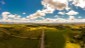 fotografía panorámica aérea de la carretera que conduce al desierto de la tatacoa