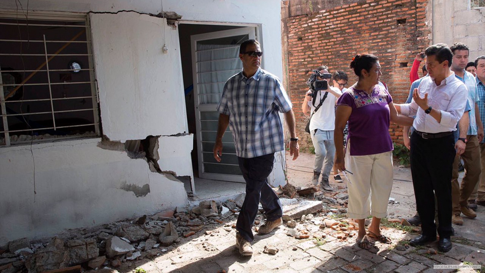 MAS DE 5,000 VIVIENDAS DESTRUIDAS EN JUCHITAN, OAXACA