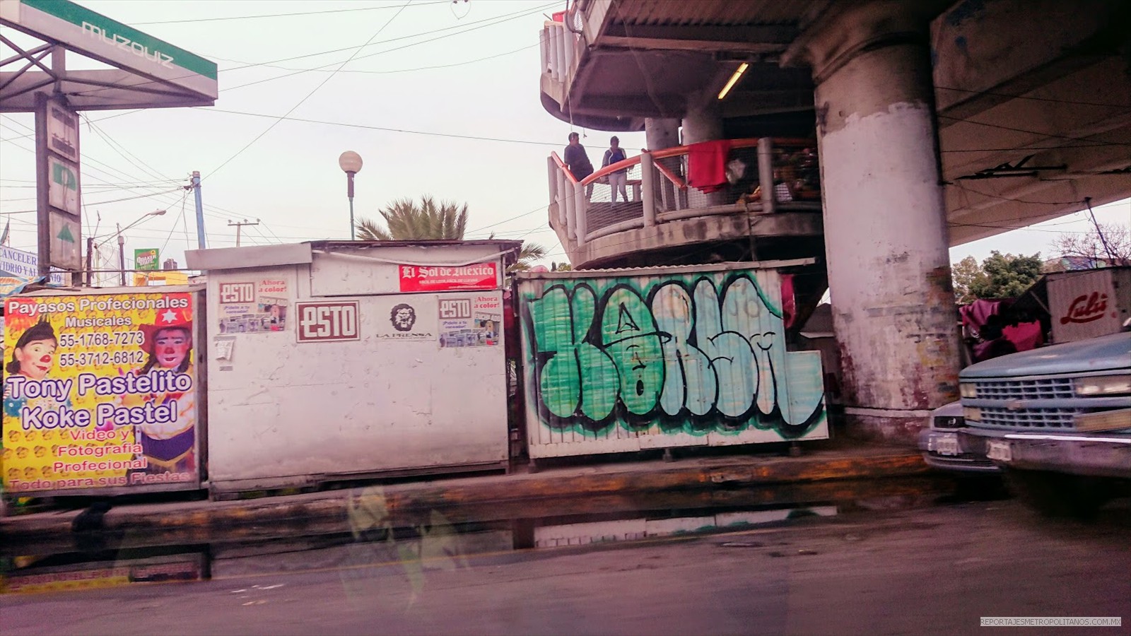 Igual que los paraderos de las estaciones del Metro