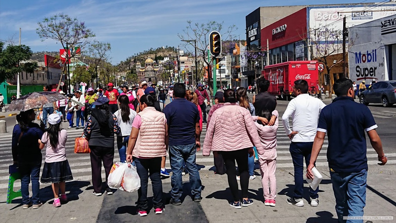 Las incomodidades afectan a peregrinos, automovilistas y vecinos