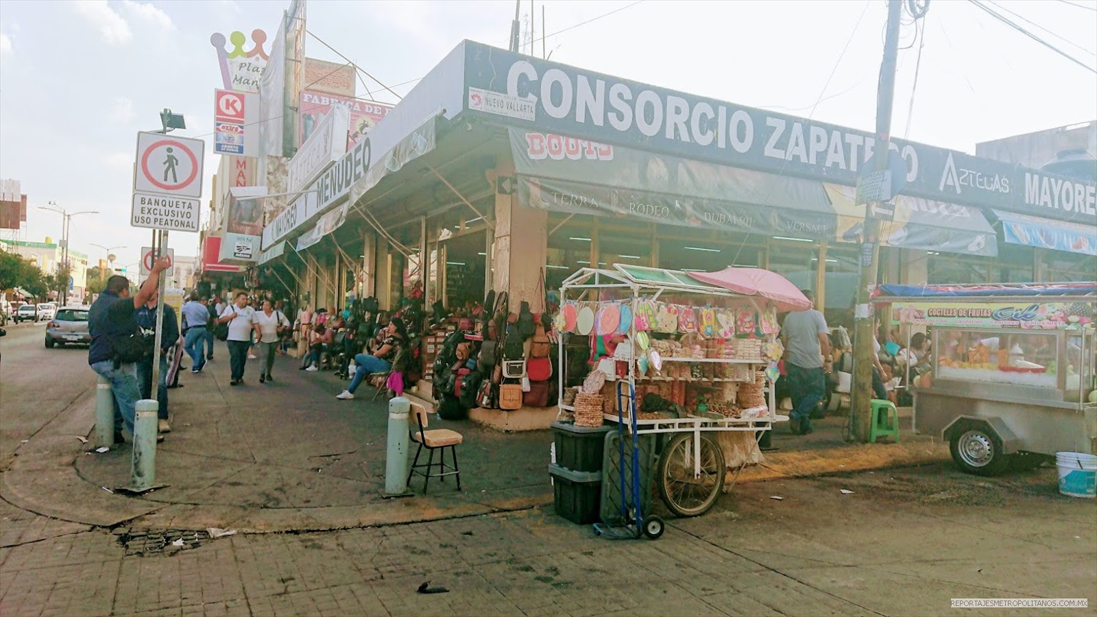 ESTOS COMERCIOS ESTAN ALREDEROR LA CENTRAL CAMIONERA DE LEON