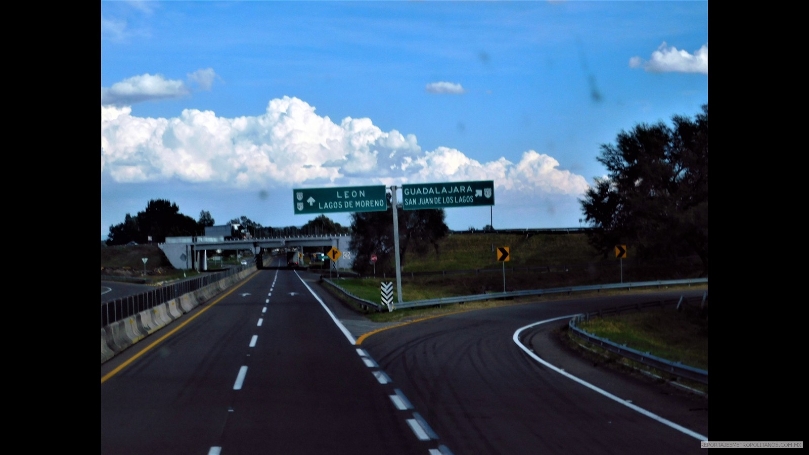 EN GUANAJUATO Y JALISCO LAS CARRETERAS, AUN LAS DE COBRO, SON UN PELIGRO