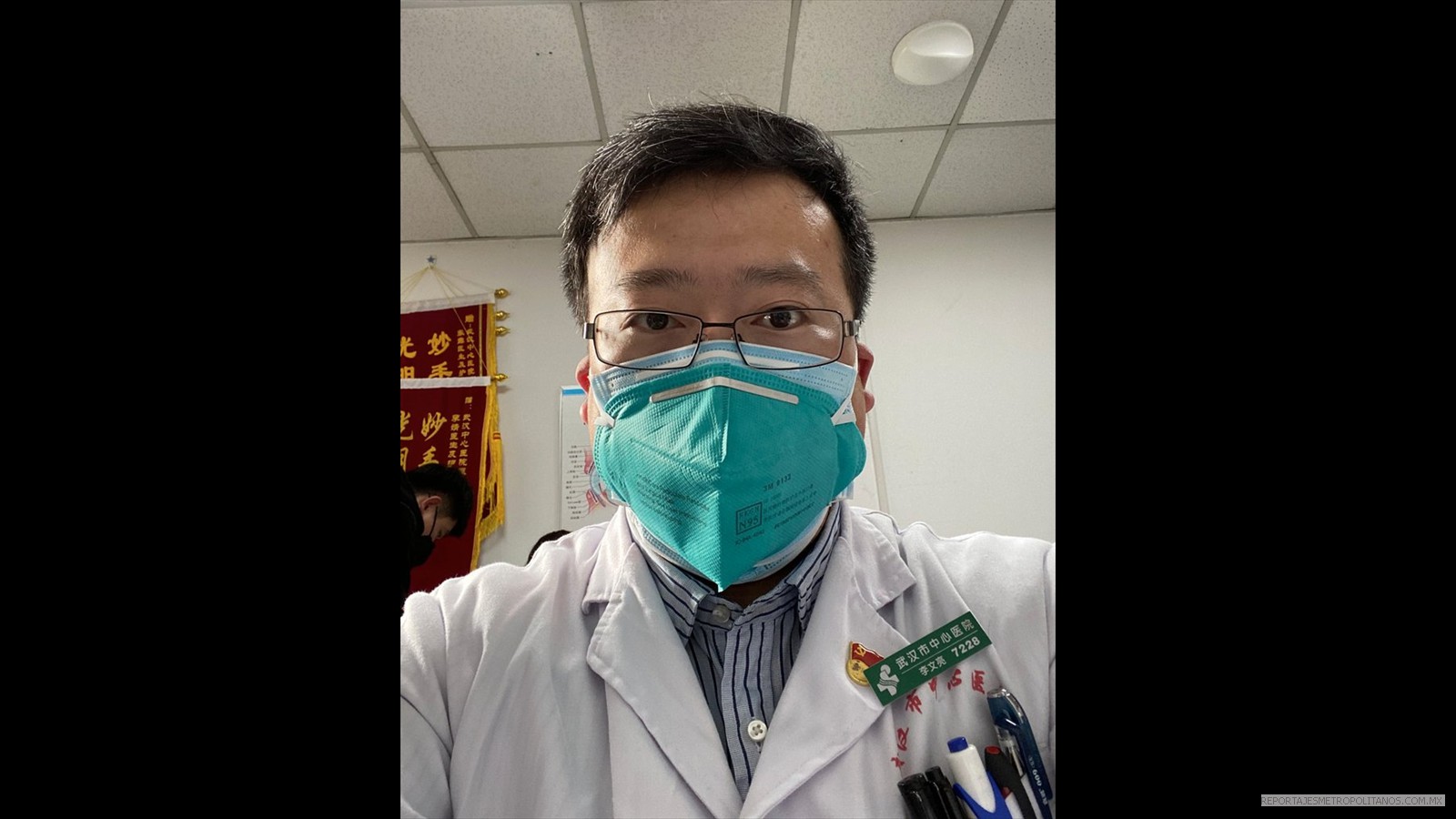 Dr. Li Wenliang, descubrió la nueva cepa y lo repremieron