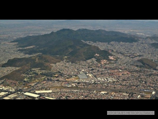 SIERRA DE GUADALUPE DEVORADA POR LA MANCHA URBANA