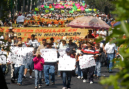 Protesta Habitantes Michoacan DF3.jpg