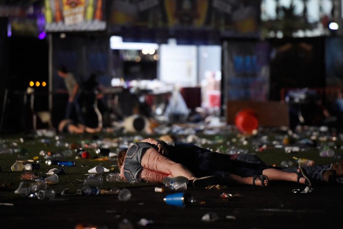 https://static01.nyt.com/images/2017/10/03/world/03vegas-live-3/03vegas-live-3-master675.jpg
